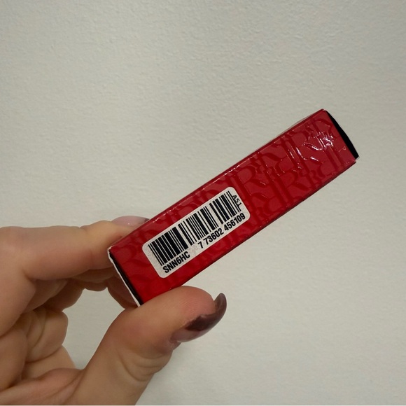 MAC Aute Cuture Starring Rosalia Lipstick in Achiote - Picture 4 of 8